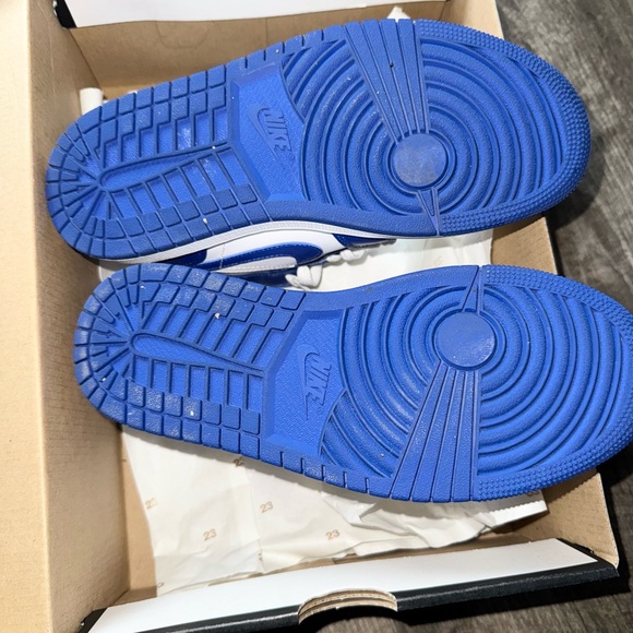 Jordan 1 Mid - Picture 5 of 5